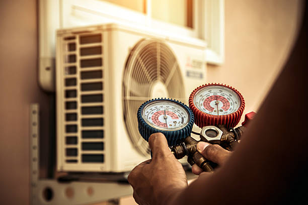 Professional Hvac technician working in Lakeview, OH